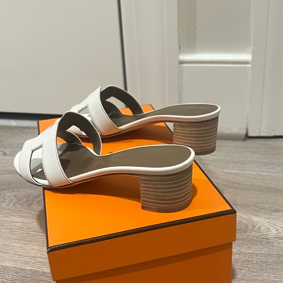 Hermes Oasis White Block Heel Sandals Sz 5 leather open toe - Picture 10 of 10